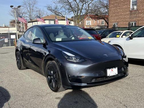 2025 Tesla Model Y Long Range