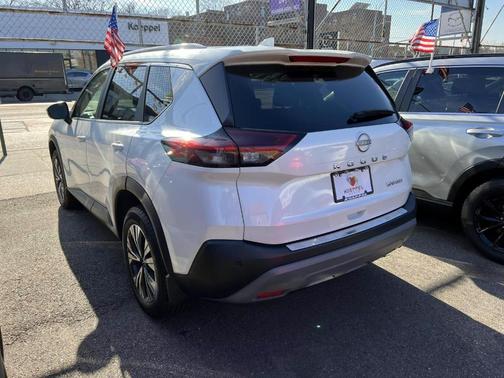 2022 Nissan Rogue SV