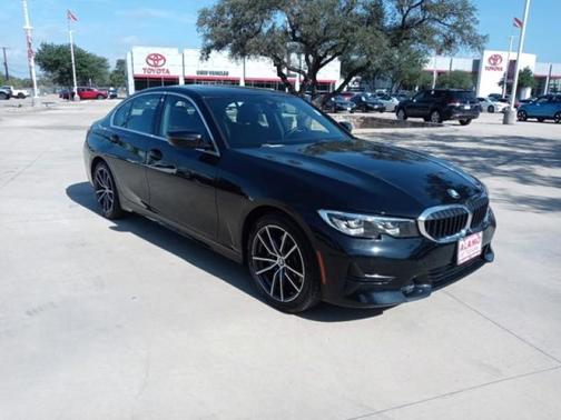 Photo 3 of 30 of 2019 BMW 330 i