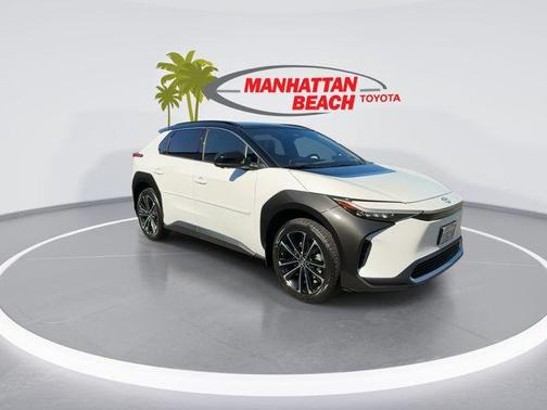 Pearl 2023 Toyota bZ4X Limited