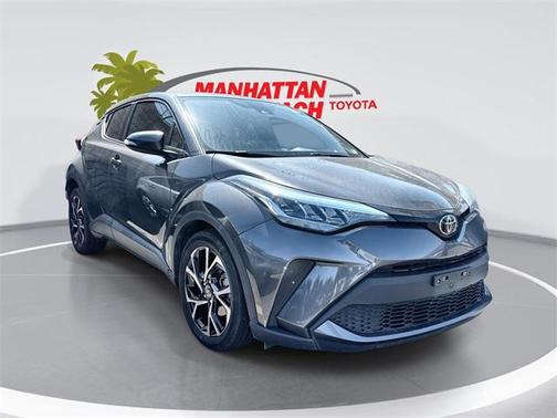 2022 Toyota C-HR XLE