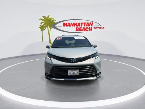 Cement 2025 Toyota Sienna Woodland Edition