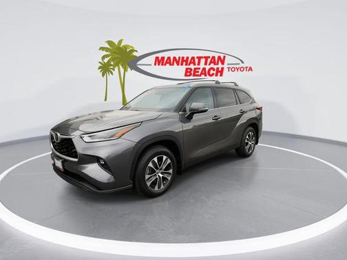 Magnetic Gray Metallic 2021 Toyota Highlander XLE