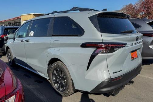2025 Toyota Sienna Woodland Edition