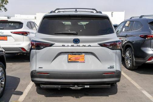 2025 Toyota Sienna Woodland Edition