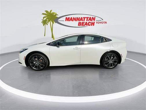 2025 Toyota Prius XLE