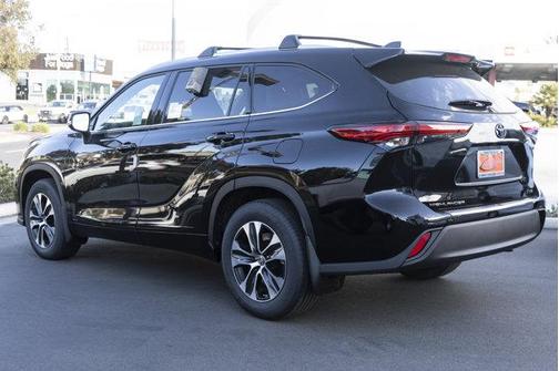 2025 Toyota Highlander Hybrid XLE