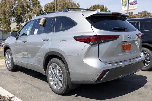 2025 Toyota Highlander Hybrid Limited