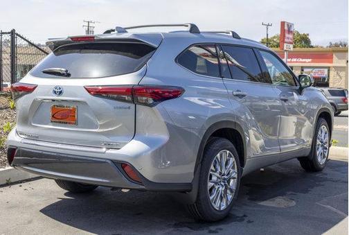 2025 Toyota Highlander Hybrid Limited