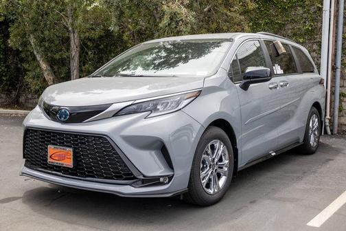 2026 Toyota Sienna XSE 7 Passenger