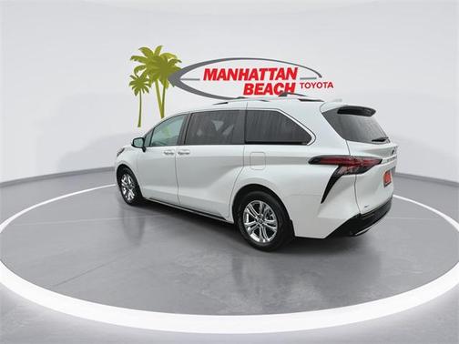 2023 Toyota Sienna Platinum 7 Passenger