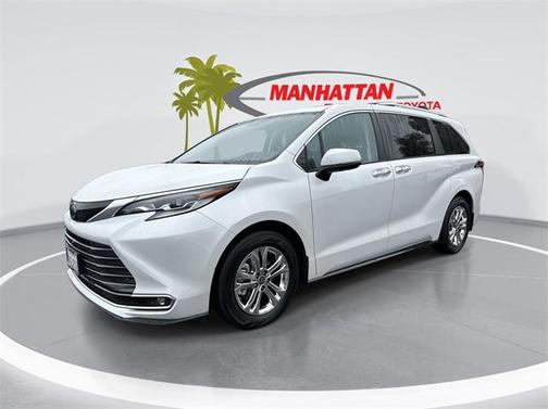 2023 Toyota Sienna Platinum 7 Passenger