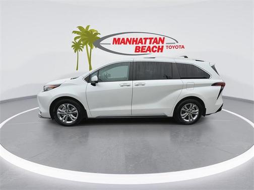 2023 Toyota Sienna Platinum 7 Passenger