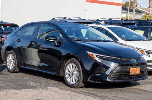 2025 Toyota Corolla Hybrid LE