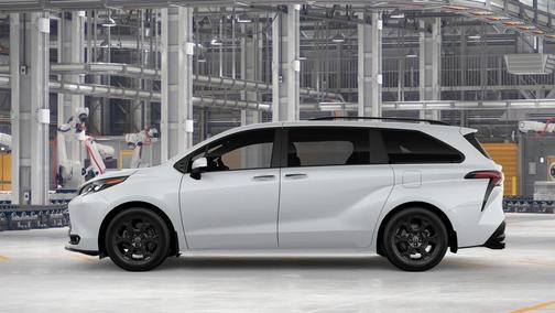 Ice Cap 2026 Toyota Sienna Woodland Edition