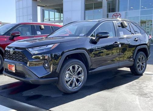 2025 Toyota RAV4 Hybrid XLE Premium