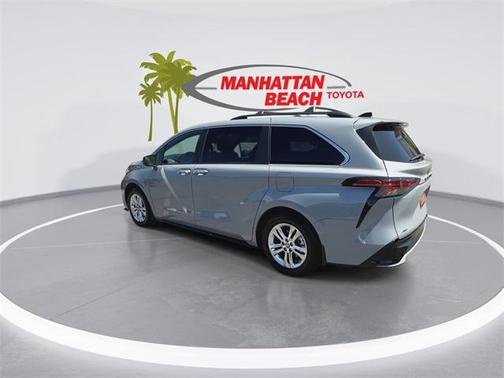 2023 Toyota Sienna XSE 7 Passenger