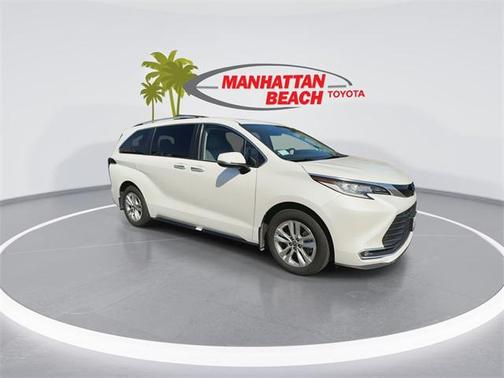2022 Toyota Sienna Limited 7-Passenger