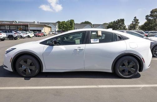 2026 Toyota Prius Plug-In Hybrid SE