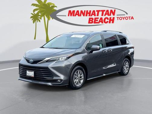 2025 Toyota Sienna XLE