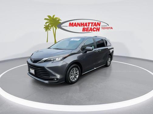 2025 Toyota Sienna XLE