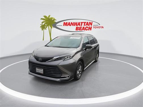 2021 Toyota Sienna XLE 7 Passenger