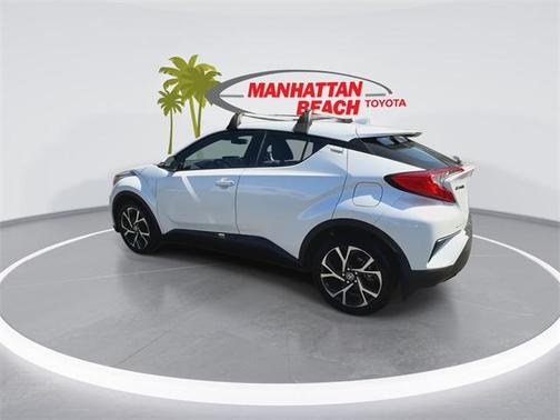 2022 Toyota C-HR XLE