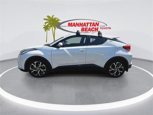 2022 Toyota C-HR XLE