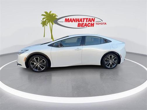 2025 Toyota Prius XLE