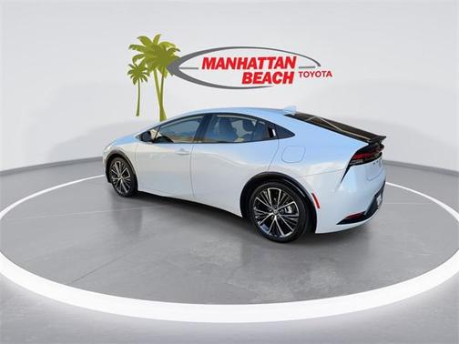 2025 Toyota Prius XLE