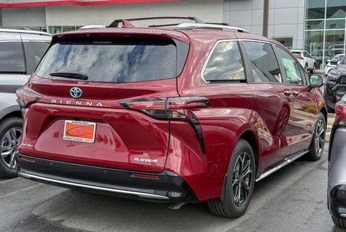 2025 Toyota Sienna Platinum