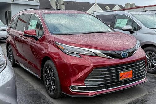 2025 Toyota Sienna Platinum