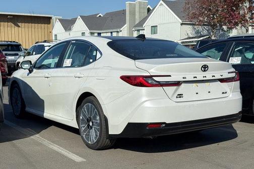 Wind Chill Pearl 2026 Toyota Camry XLE