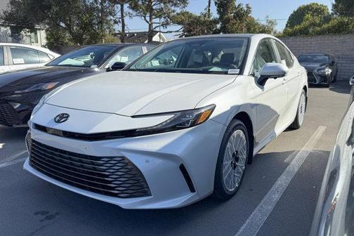 Wind Chill Pearl 2026 Toyota Camry XLE