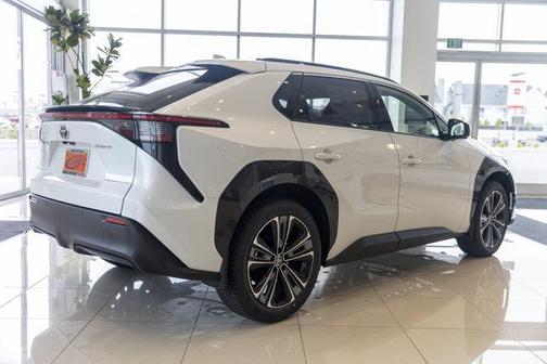 2025 Toyota bZ4X Limited