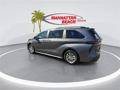 2025 Toyota Sienna XLE 8 Passenger