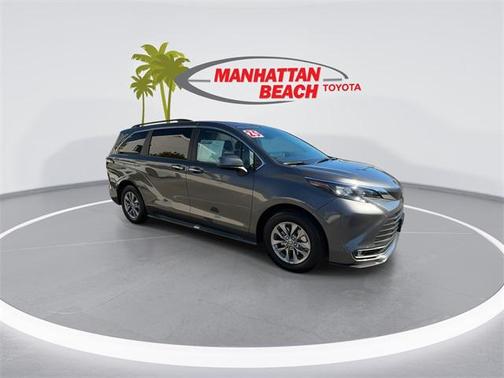 2025 Toyota Sienna XLE 8 Passenger