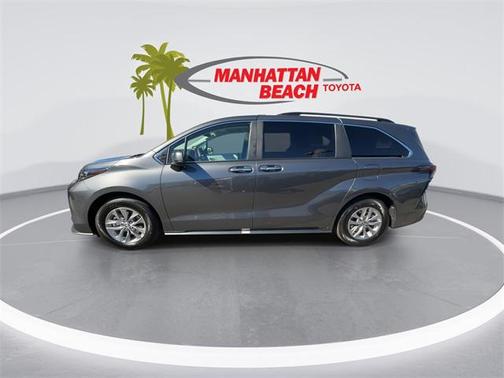 2025 Toyota Sienna XLE 8 Passenger