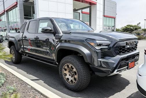 2025 Toyota Tacoma Hybrid Trailhunter