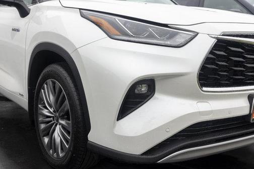 2025 Toyota Highlander Hybrid Platinum