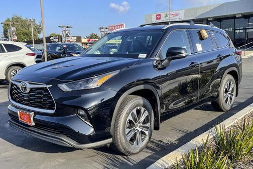 2025 Toyota Highlander XLE