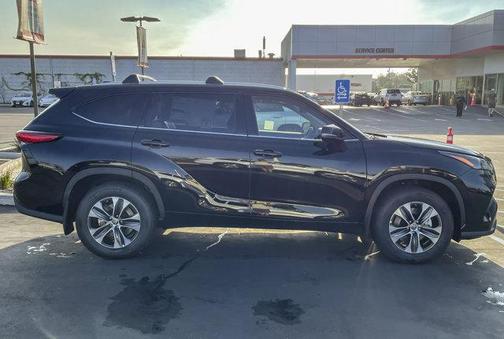 2025 Toyota Highlander XLE