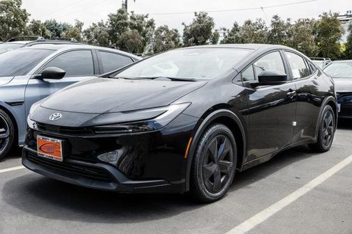 2025 Toyota Prius LE