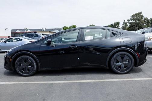 2025 Toyota Prius LE