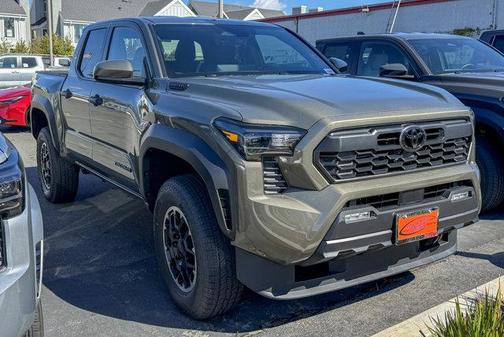 2026 Toyota Tacoma Hybrid TRD Off Road