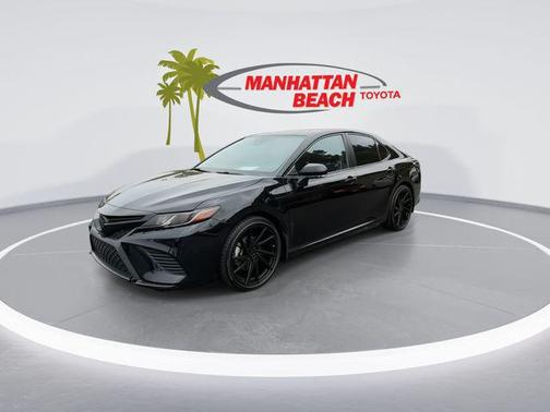 Midnight Black Metallic 2020 Toyota Camry SE