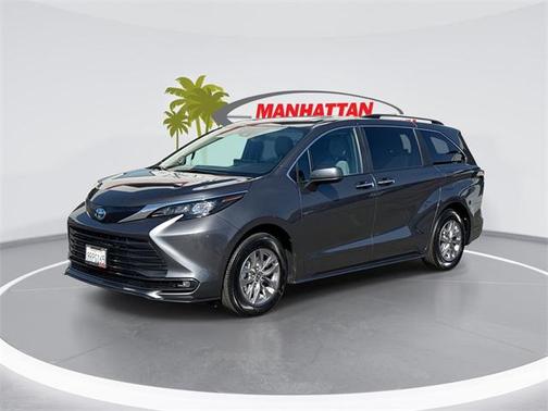 2025 Toyota Sienna XLE