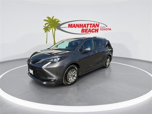 2025 Toyota Sienna XLE