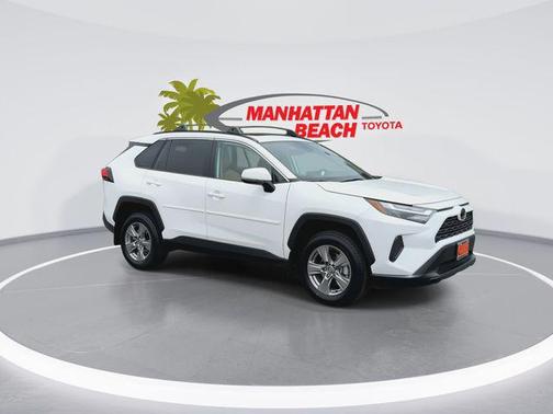 Ice Cap 2024 Toyota RAV4 XLE