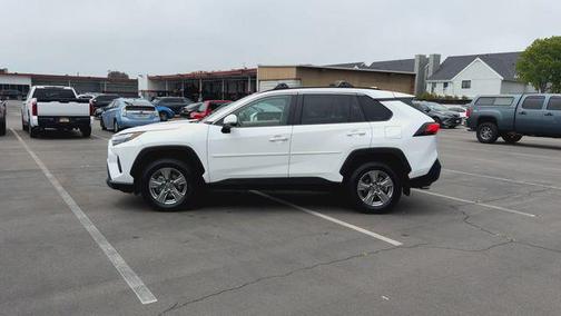 Ice Cap 2024 Toyota RAV4 XLE